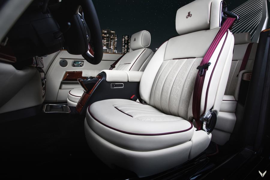 Интерьер Rolls-Royce Phantom Drophead Coupe by Vilner 2018 года  (фото 2 из 16)